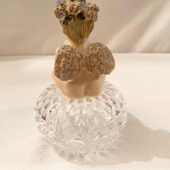 Cherub on Crystal Trinket Jewelry Bowl - Picture 3 of 6